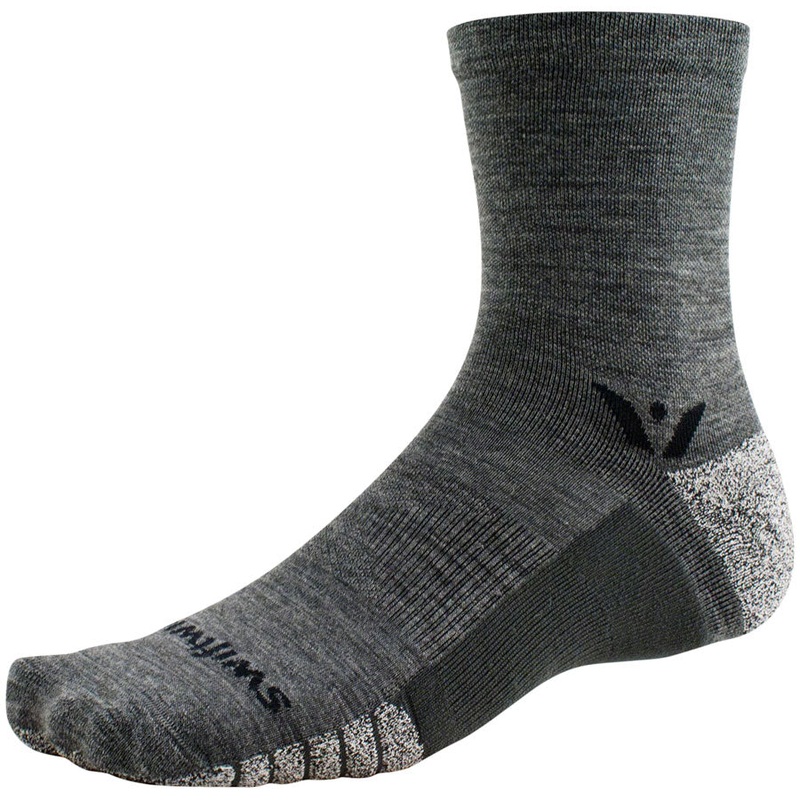 Swiftwick Flite XT Trail Mid Crew Socks – 5″ Heather Medium