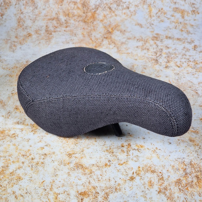 Fiend Palmere V4 Mid Pivotal Seat Black